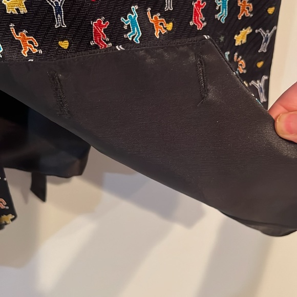 The Museum Company black silk Keith Haring vest size Medium - mint condition - Picture 6 of 8